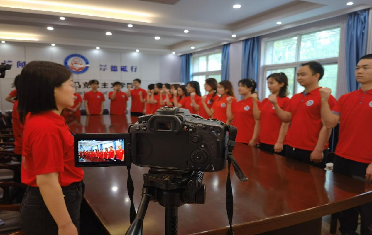 C2E95DB5BBD14A1D0EE27D4B3DC_CE095497_E3A52