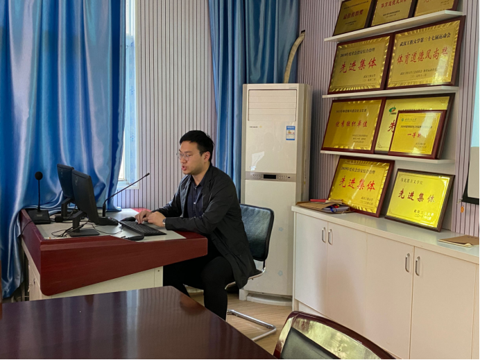 9B72F4F2860D5D9F2BC112FE7FF_2479C7BF_15F71B