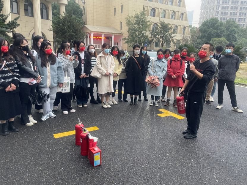 069E56B8E3364D54E2AF20C370F_ECDECD01_1FA912